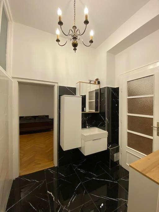 Herrenhaus Hoeniger Flughafen 11min/wienmitte 12min Apartament Wiedeń