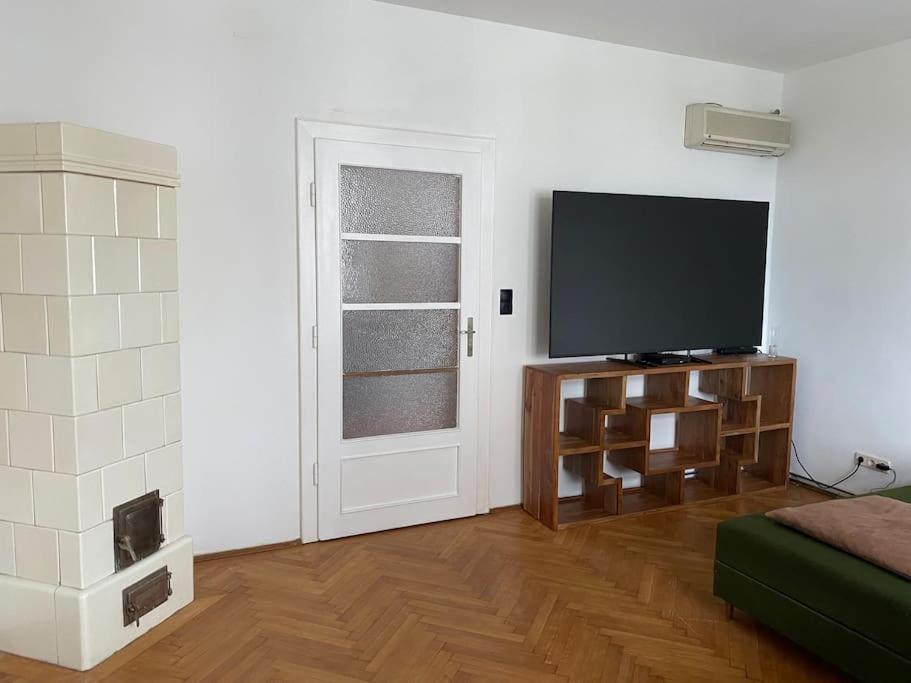 Apartament Herrenhaus Hoeniger Flughafen 11min/wienmitte 12min *