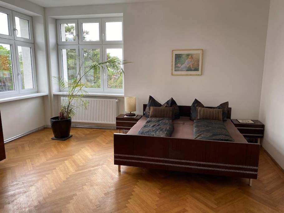 Apartament Herrenhaus Hoeniger Flughafen 11min/wienmitte 12min Wiedeń