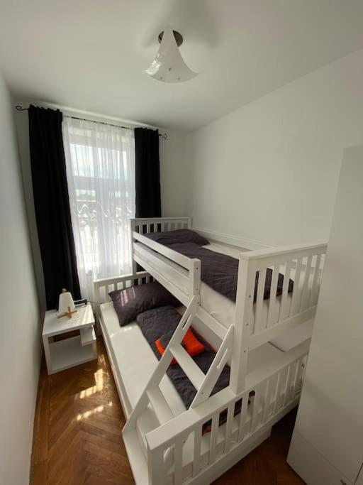 Herrenhaus Hoeniger Flughafen 11min/wienmitte 12min Apartament