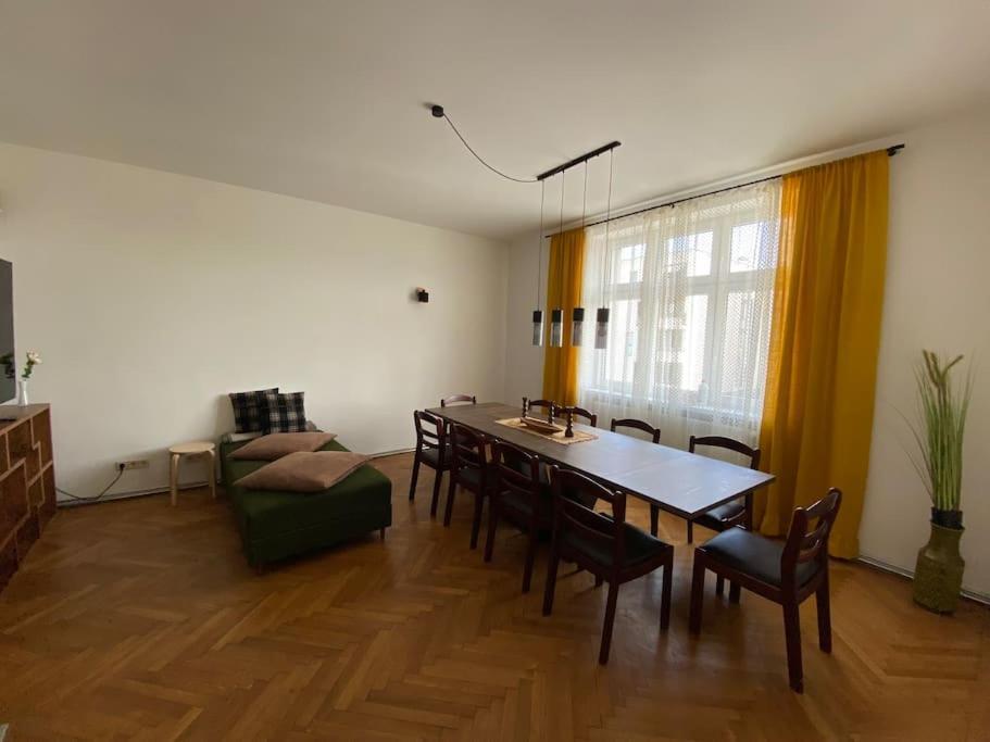 Apartament Herrenhaus Hoeniger Flughafen 11min/wienmitte 12min Wiedeń